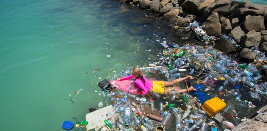 Île poubelle aux Maldives, Thilafushi, Alison Teal, déchets plastiques