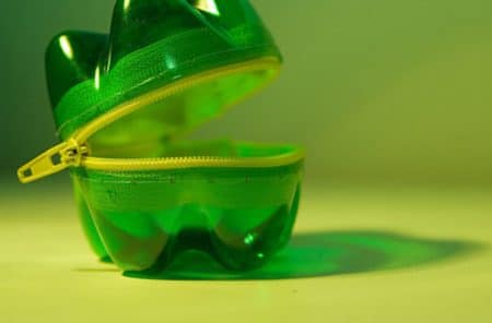 20 façons créatives de recycler vos bouteilles en plastique bouteille-plastique-trousse-1