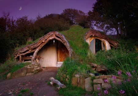 Il construit une maison de hobbit « bio » avec seulement 3800€ Maison éco-responsable, faible impact sur l'environnement et pas chère