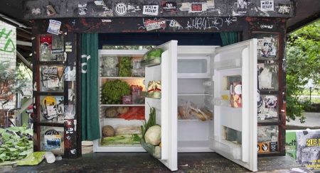 A Berlin, des frigos en libre-service pour lutter contre le gaspillage alimentaire Lebensmittelretten Berlin, gaspillage alimentaire, frigo en libre-service