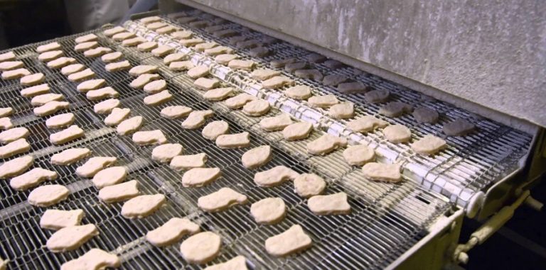 Vidéo: McDonald&rsquo;s vous montre comment sont vraiment faits les McNuggets