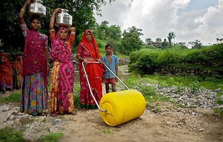 Une initiative pour aider au transport de l’eau dans les pays pauvres waterwheel-inde