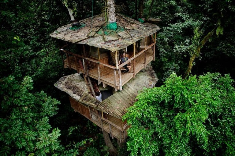 Ce couple a construit un véritable village dans les arbres au Costa Rica