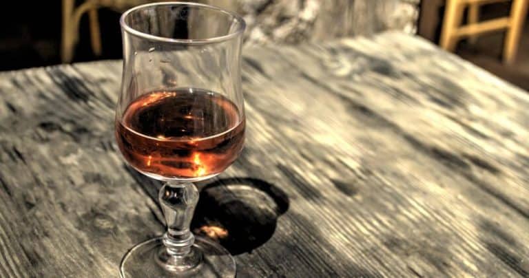 Infographie : la recette de base des alcools les plus populaires au monde