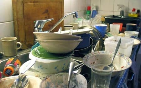 Laver la vaisselle à la machine ou à la main ? économies d'énergie