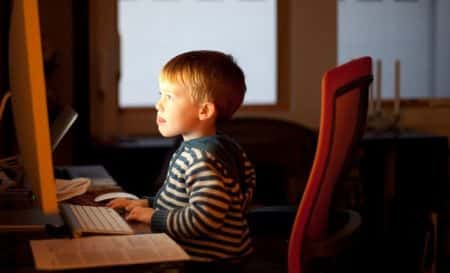 Position assise au travail, douleur dos
