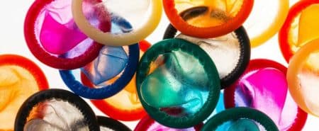 preservatifs-brillent-couleurs