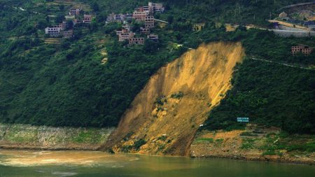 Des glissements de terrain en Chine provoqués par le barrage des Trois Gorges
