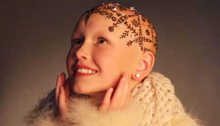 Ces couronnes au henné redonnent le sourire aux femmes atteintes d’un cancer couronne au henné, femmes atteintes de cancer