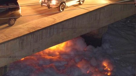 En Inde, ce lac est tellement pollué qu’il prend feu lac de Bellandur, Bangalore, Inde, feu, pollution de l'eau