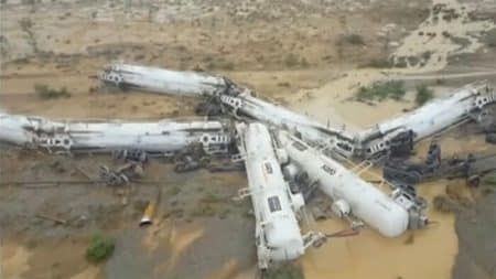 Australie: un train transportant 200.000 litres d’acide sulfurique a déraillé train, déraillement, Australie, acide sulfurique