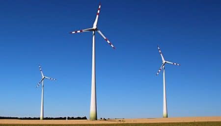 Malgré sa capacité à exploiter le vent, l’éolien a ses inconvénients eolienne, ciel
