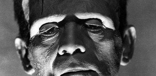 Frankenstein, greffe de tête d'un humain sur un autre corps