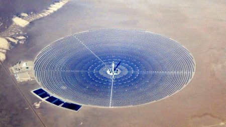 Les 6 fermes solaires les plus impressionnantes au monde Ferme solaire, Crescent Dunes Solar Energy Project