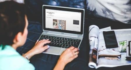 Comment les écrans influencent notre manière de dormir Ordinateur, Portable, Lit