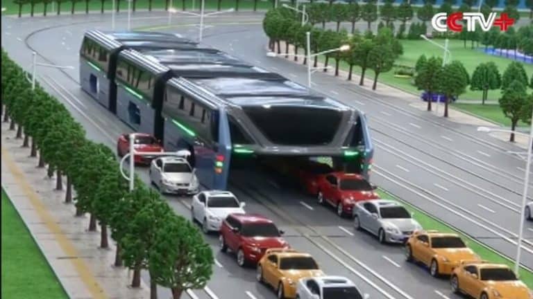 En Chine, ces bus du futur vont « enjamber » les embouteillages