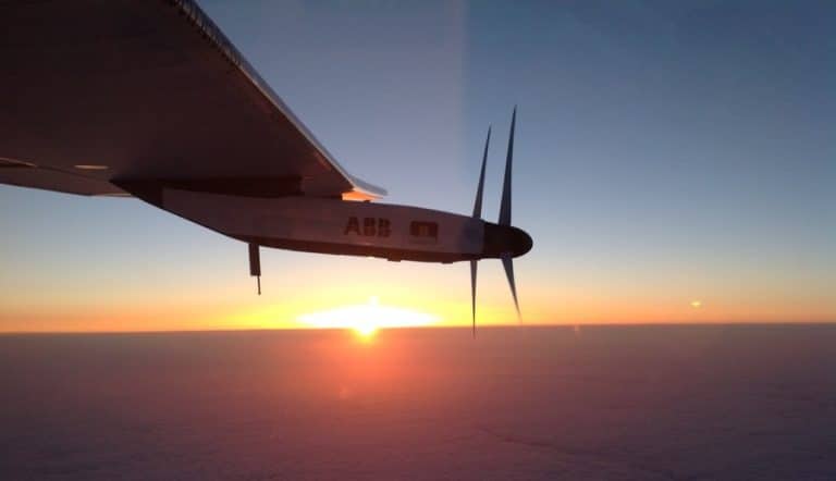 Solar Impulse 2 a traversé l’Atlantique, atterrissage réussi à Séville en Espagne !