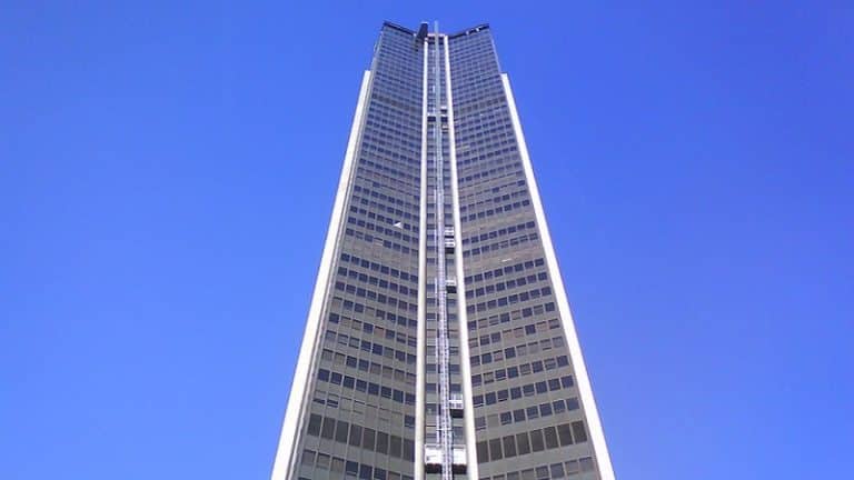 Un concours d&rsquo;architecture pour transformer la tour Montparnasse