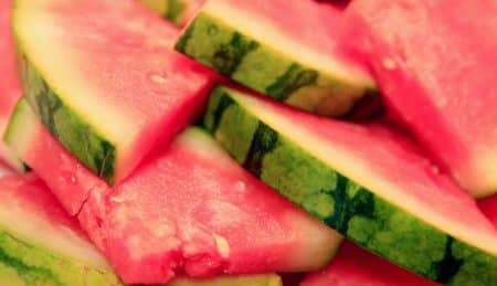 Canicule : les 7 types d’aliments à privilégier et à éviter Pastèque, hydratation canicule
