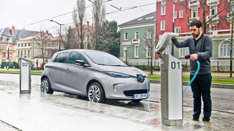 France : la gendarmerie nationale et la police se dotent de plus de 1 000 véhicules électriques