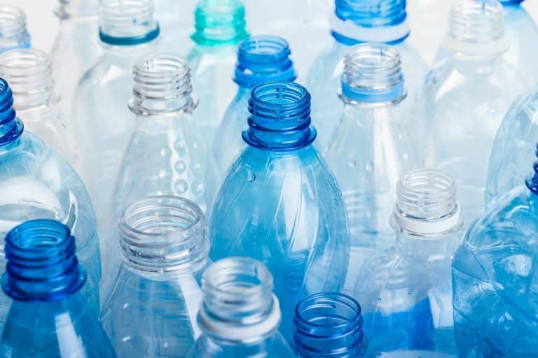 Ne jetez plus vos bouteilles en plastique : recyclez-les !