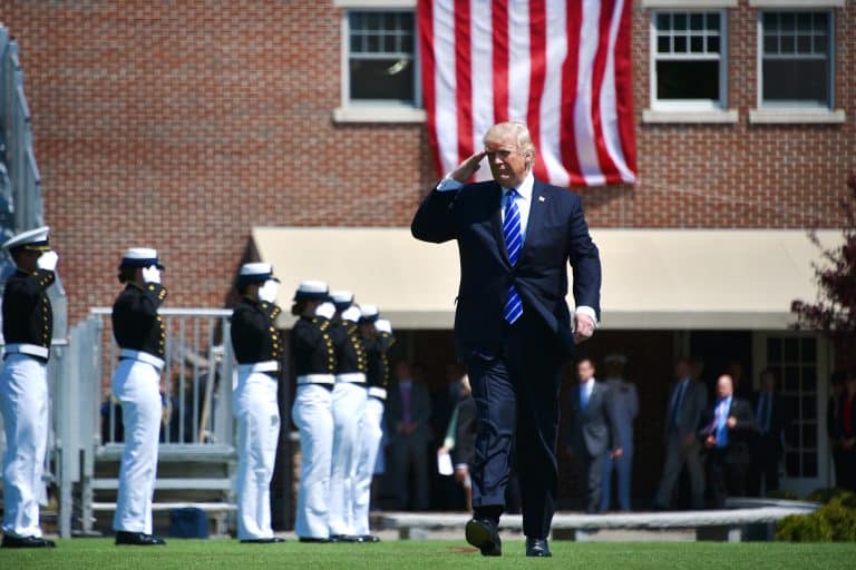 Face à la vague de froid en Amérique du Nord, Trump ironise sur le réchauffement climatique