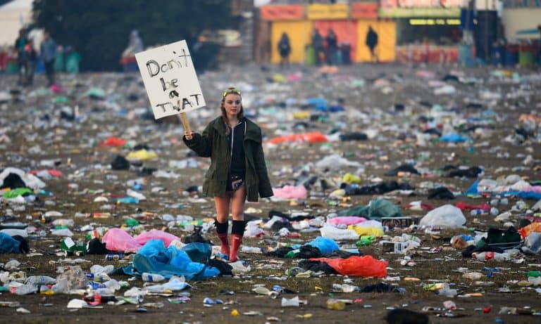 Un étudiant islandais parvient à créer une bouteille 100 % biodégradable