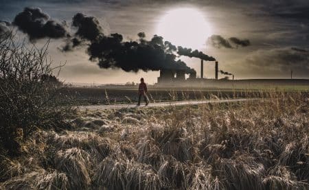 Des économistes appellent à stopper les investissements dans les combustibles fossiles économistes