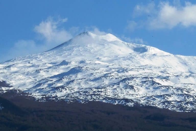Le volcan Etna glisse doucement vers la mer et menace de s’effondrer
