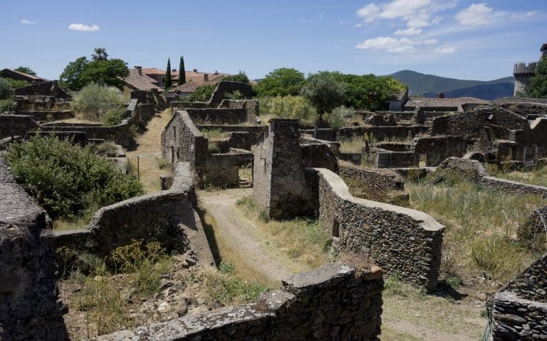 Peut-on s&rsquo;offrir un village ?