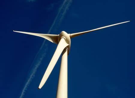Les éoliennes flottantes continuent de faire polémique en France
