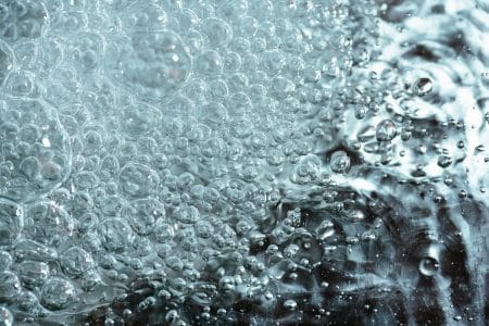 Une étude révèle que des particules de plastique contaminent l’eau en bouteille bouteilles