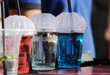 Un café utilise les déchets plastiques comme moyen de paiement