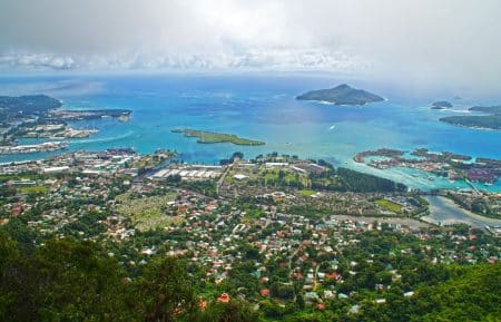 Solaire : les Seychelles s’apprêtent à démarrer les travaux d’une ferme solaire située en mer