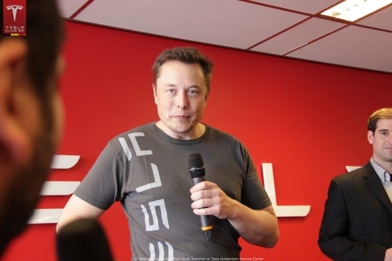 Tesla Truck : Elon Musk livre des détails sur son prochain pick-up électrique