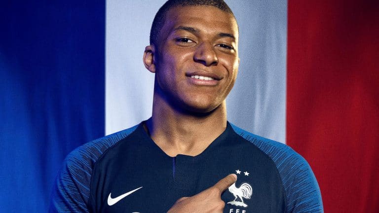 France : vendu 85 euros, le maillot de l&rsquo;équipe de France ne coûte que 3 euros à fabriquer !