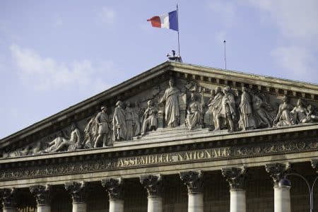 Les couverts et contenants jetables en plastique interdits dès 2020 (Assemblée nationale)
