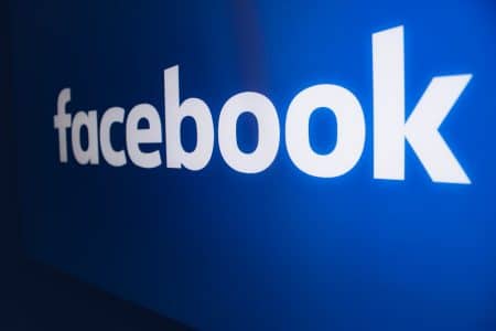 Facebook met le cap sur les énergies renouvelables d’ici 2020
