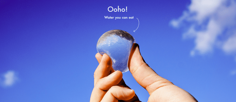 Marathons : les capsules d&rsquo;eau Ooho remplacent les bouteilles et gobelets en plastique