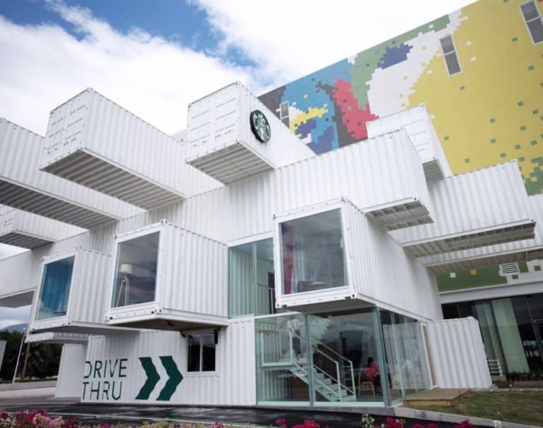 Starbucks : à Taïwan, un café Starbucks construit à partir de conteneurs recyclés