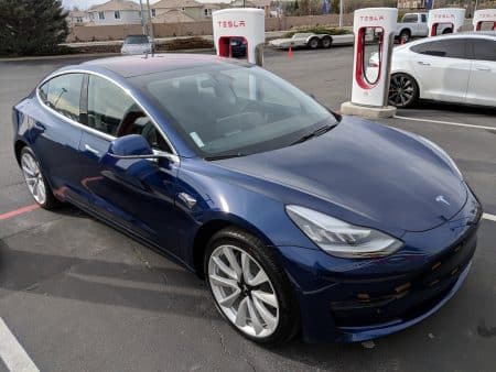Tesla baisse le prix de la Model 3, désormais éligible au bonus écologique maximal de 7 000 euros