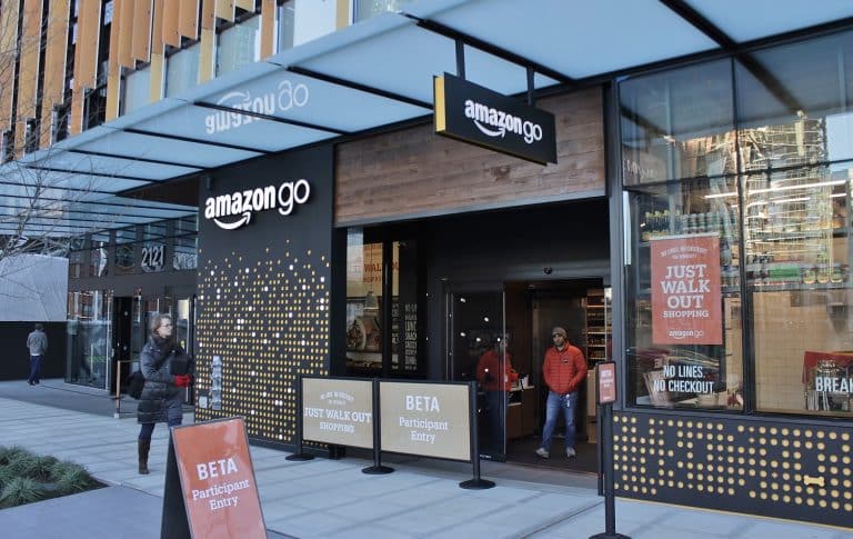 Amazon accusé de jeter des millions de produits invendus (mais neufs)