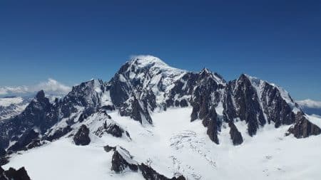 Alpinisme : le Mont-Blanc durcit ses conditions d’accès