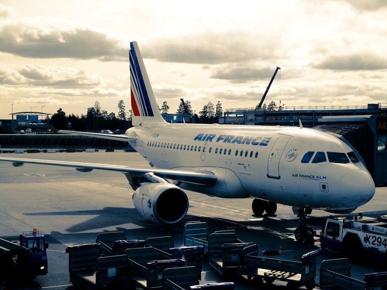 Du CO2 bientôt transformé en carburant liquide et zéro pour avions !