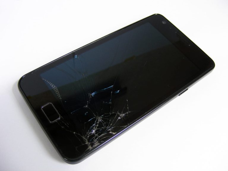 Des smartphones avec écran incassable pour bientôt?