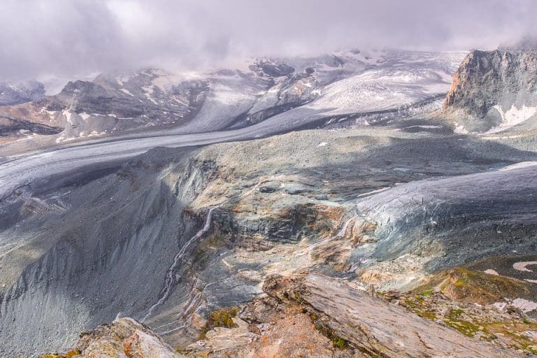La Suisse pleure son glacier