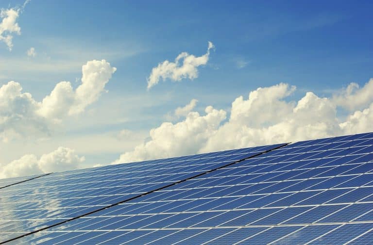 La plus grande centrale solaire flottante a été inaugurée près d&rsquo;Orange