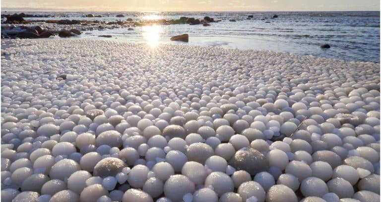 L&rsquo;incroyable phénomène des œufs de glace en Finlande