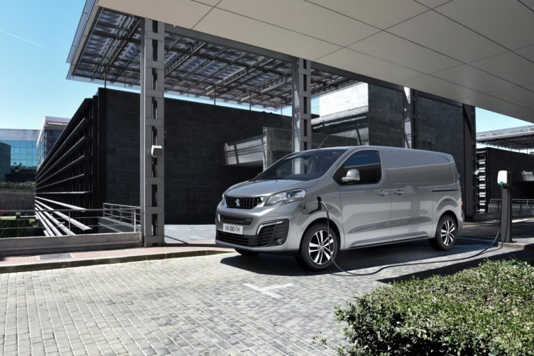 Peugeot dévoile l&rsquo;e-Expert, utilitaire 100 % électrique
