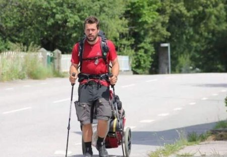 Kévin Plessis a fini sa traversée de l’Europe et a ramassé près de 7 000 déchets Kévin Plessis a fini sa traversée de l'Europe et a ramassé près de 7 000 déchets
